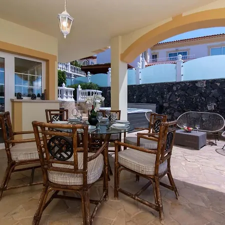 Villa Encantada *